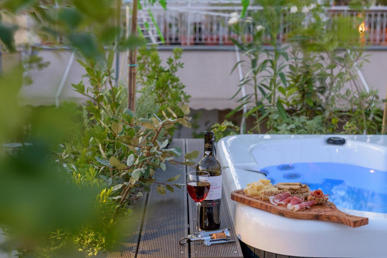 Your 4 Bdrm Dream House Acropolis View & Jacuzzi Афіни Екстер'єр фото